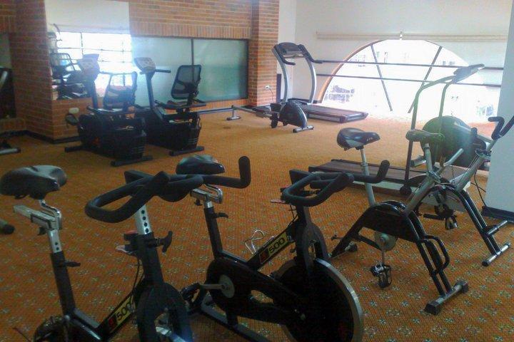 Casa Morales Hotel Internacional Y Centro De Convenciones Ibagué Екстериор снимка The gym at the hotel