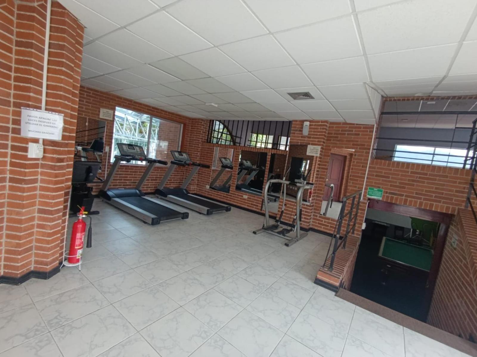 Casa Morales Hotel Internacional Y Centro De Convenciones Ibagué Екстериор снимка The gym at the University of the South Pacific